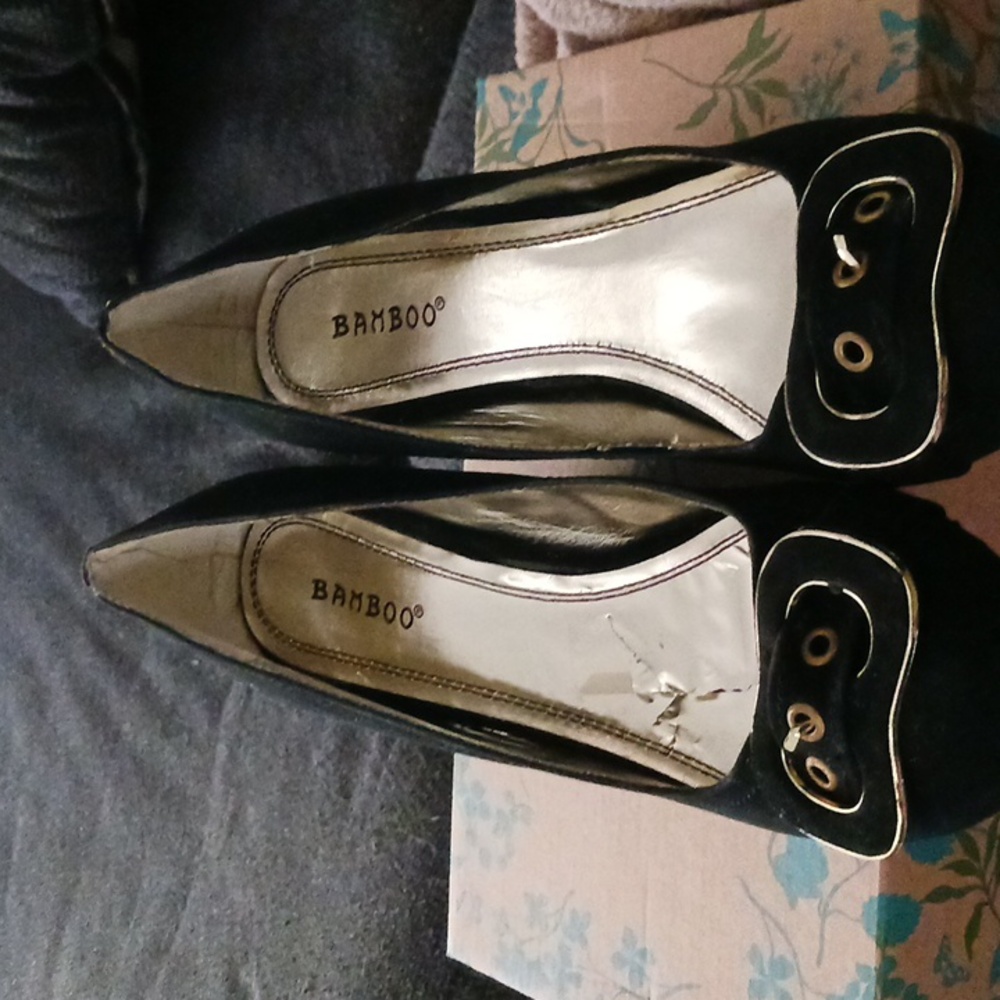 NWOT Bamboo Black Suede Low Wedge Heel Shoes, size 9M